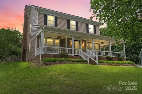 1543 Newfound Hollow Dr, Charlotte, NC 28214