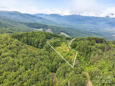 Finch Lane, Burnsville, NC 28714