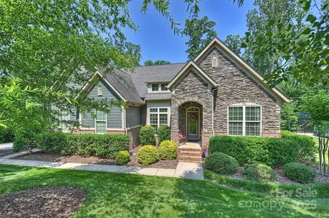 7916 Deerbridge St, Mint Hill, NC 28227