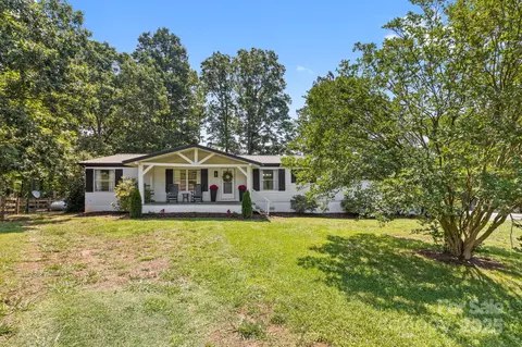 Exterior - 2932 Rant Drum Rd, Maiden, NC 28650 photo 1 of 9