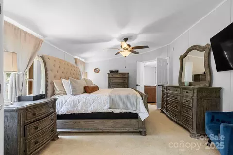 Bedroom - 2932 Rant Drum Rd, Maiden, NC 28650 photo 2 of 4