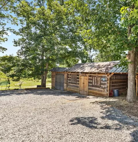 Exterior - 2932 Rant Drum Rd, Maiden, NC 28650 photo 6 of 9