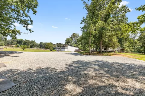 Exterior - 2932 Rant Drum Rd, Maiden, NC 28650 photo 8 of 9