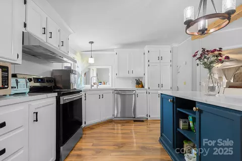 Kitchen - 2932 Rant Drum Rd, Maiden, NC 28650 photo 2 of 2