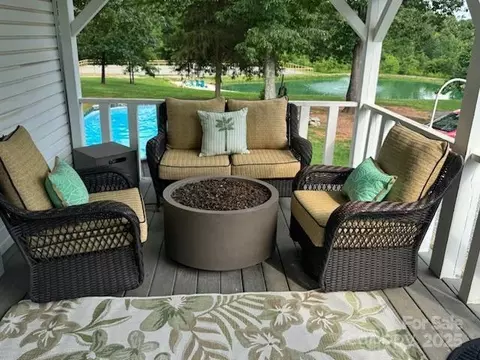 Exterior - 2932 Rant Drum Rd, Maiden, NC 28650 photo 3 of 9