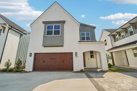 720 Flare Dr, Tega Cay, SC 29708