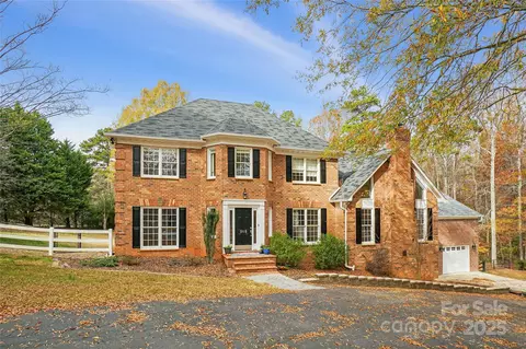 315 Red Barn Trl, Matthews, NC 28104