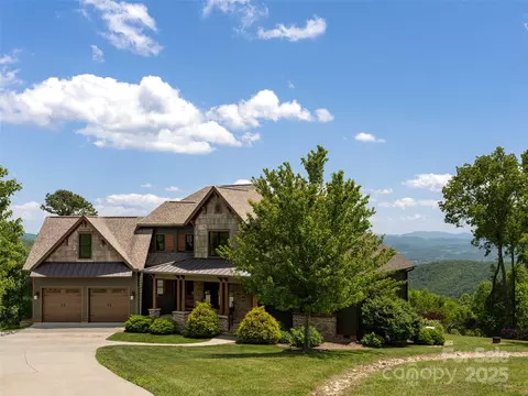 77 Summer Breeze Dr, Hendersonville, NC 28792