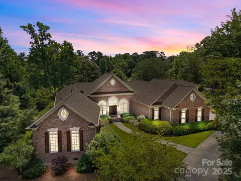 1629 Southpoint Ln, New London, NC 28127
