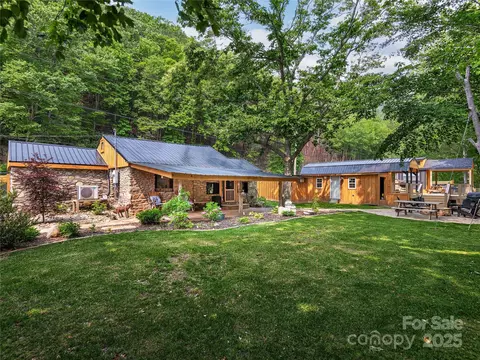 14715 Cruso Rd, Canton, NC 28716