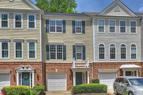 3014 Castleberry Ct, Charlotte, NC 28209