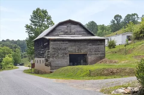 Exterior - 461 Tweed Rd, Marshall, NC 28753 photo 3 of 6