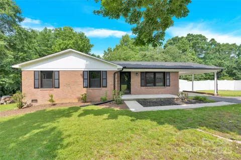 2323 Brookwood Rd, Lincolnton, NC 28092