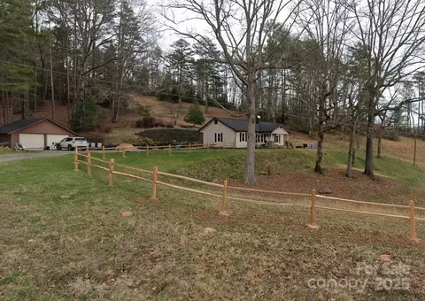 1383 Probart St, Brevard, NC 28712