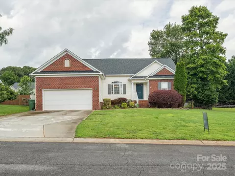 116 Birchwood Ct, Mount Holly, NC 28120