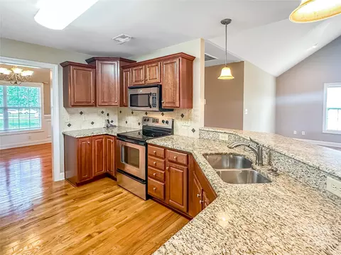 1625 Damascus Cir, Conover, NC 28613 photo 7