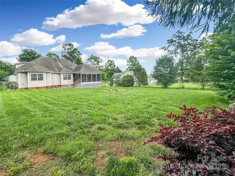 1625 Damascus Cir, Conover, NC 28613 photo 40