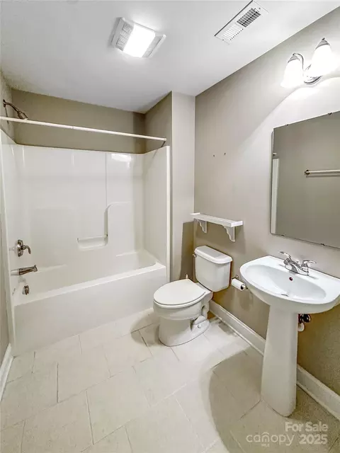 1625 Damascus Cir, Conover, NC 28613 photo 29