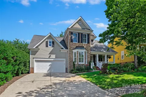 8109 Hawk Crest Ct, Charlotte, NC 28270