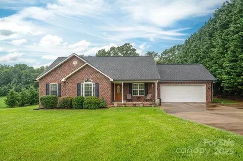 1483 Dawnview Ln, Lincolnton, NC 28092