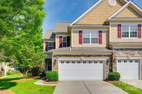 714 Deerbrook Ln, Tega Cay, SC 29708