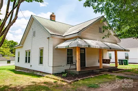 505 S Eastway Dr, Troutman, NC 28166
