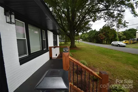 Exterior - 706 Mcintyre St, Monroe, NC 28110 photo 3 of 4