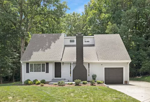 10101 Wood Ct, Charlotte, NC 28277