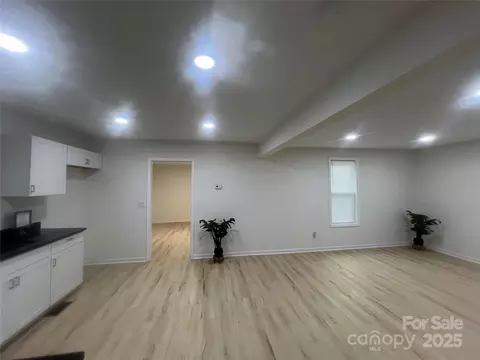 Living - 39 E White St, Chester, SC 29706 photo 1 of 4