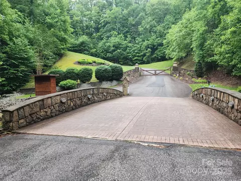 Derby Chase Court, Mcgrady, NC 28649