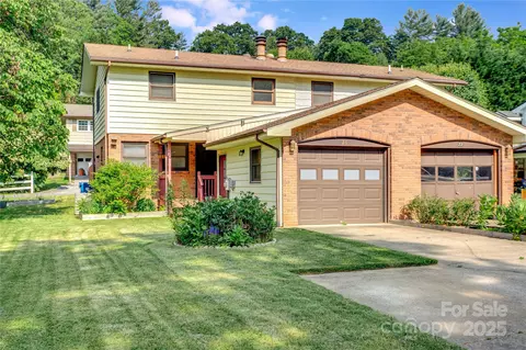 26 Pebblebrook St, Clyde, NC 28721