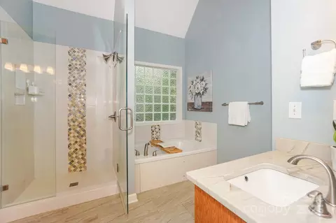 Bath - 5485 Deer Run Ct, Davidson, NC 28036 photo 1 of 5