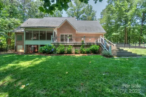 Exterior - 5485 Deer Run Ct, Davidson, NC 28036 photo 5 of 11
