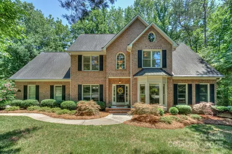 5485 Deer Run Ct, Davidson, NC 28036