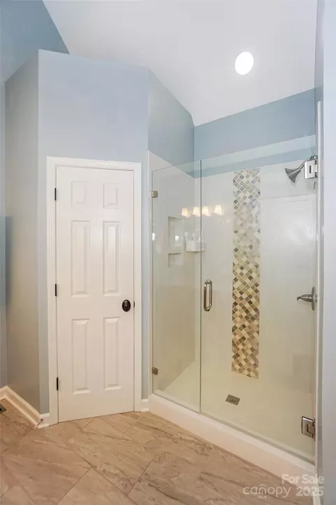 Bath - 5485 Deer Run Ct, Davidson, NC 28036 photo 3 of 5