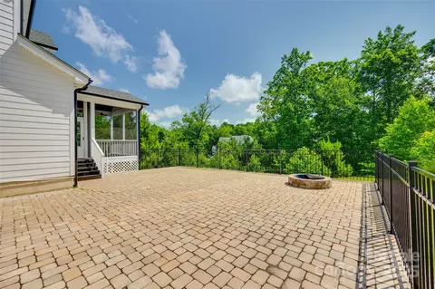 Exterior - 509 Abelia Ln, Tega Cay, SC 29708 photo 7 of 9