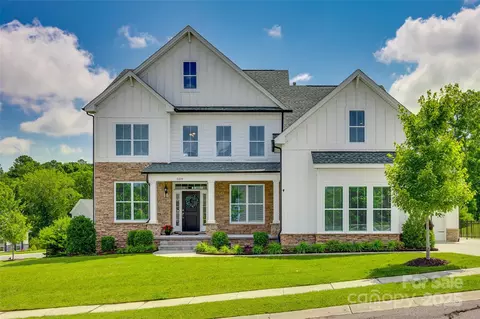 509 Abelia Ln, Tega Cay, SC 29708