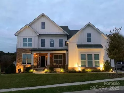 Exterior - 509 Abelia Ln, Tega Cay, SC 29708 photo 2 of 9