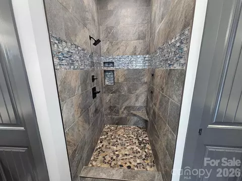Bath - 1076 Table View 55 Dr #55, Morganton, NC 28655 photo 6 of 6