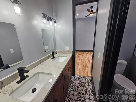 Bath - 1076 Table View 55 Dr #55, Morganton, NC 28655 photo 1 of 6