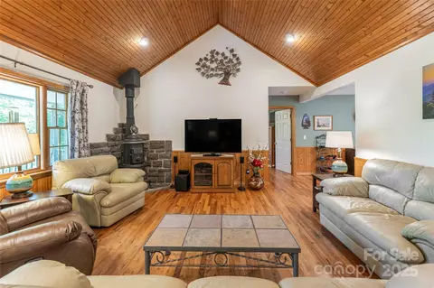 287 Walnut Ridge Dr, Clyde, NC 28721 photo 8
