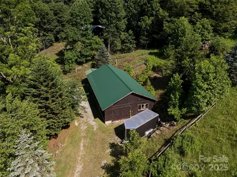 287 Walnut Ridge Dr, Clyde, NC 28721 photo 3