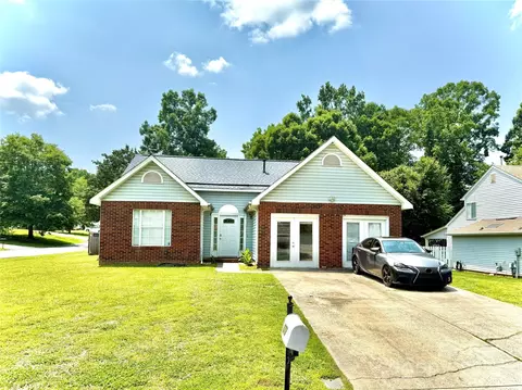 5728 Rocbridge Ln, Charlotte, NC 28208