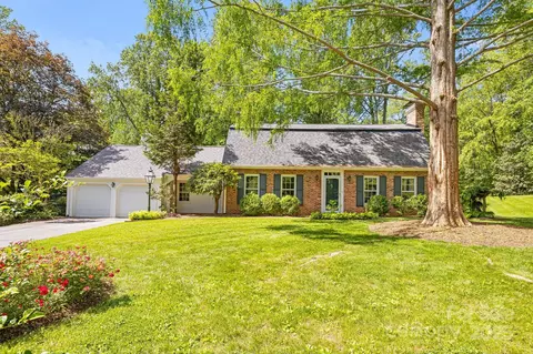 2 Honey Dr, Asheville, NC 28805