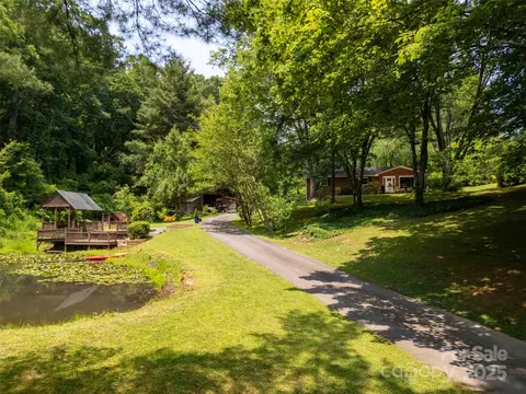 26 Melton Rd, Candler, NC 28715