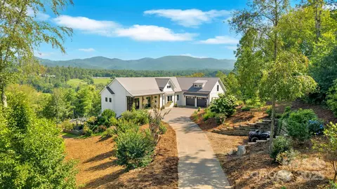 23 Windy Rdg, Fairview, NC 28730