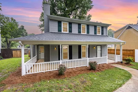 3712 Pineway Dr, Greensboro, NC 27405