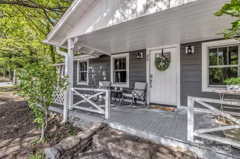 22 Moore Cir, Black Mountain, NC 28711