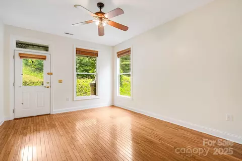 Living - 41 Town Cir, Flat Rock, NC 28731 photo 2 of 4