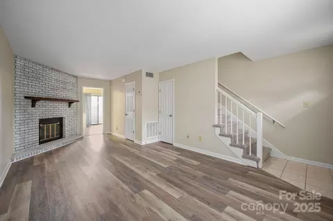 1330 5th Ne St NE, Hickory, NC 28601